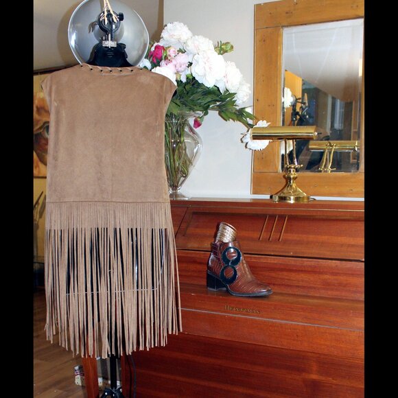 SOLD Vintage Retro Style Faux Suede Fringed Mark Vest - Picture 3 of 4